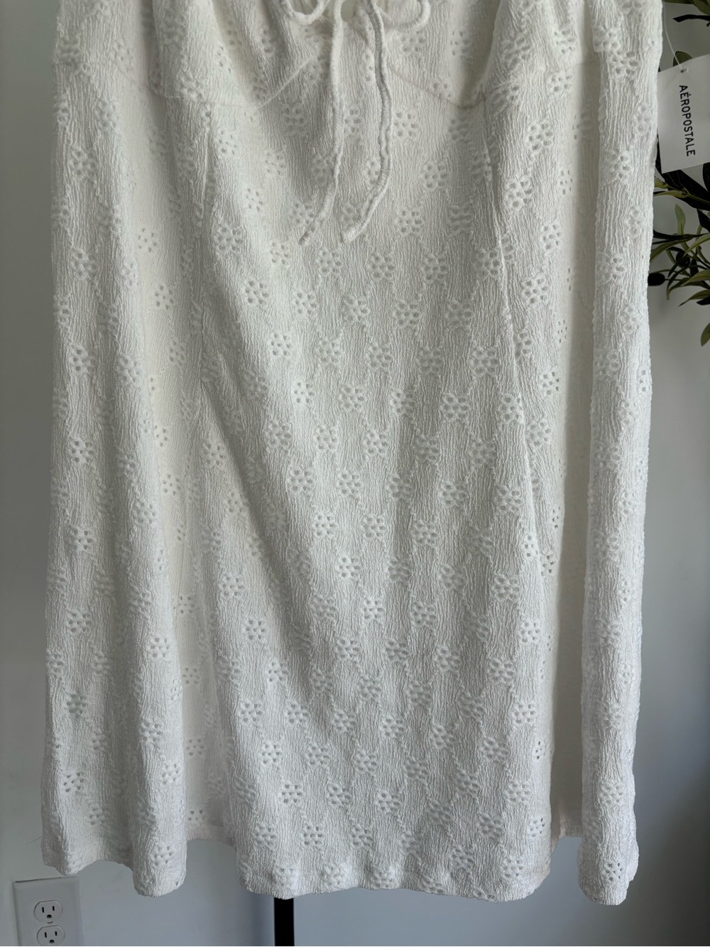 • [Aeropostale] Eyelet Mini Dress • - Picture 3 of 9